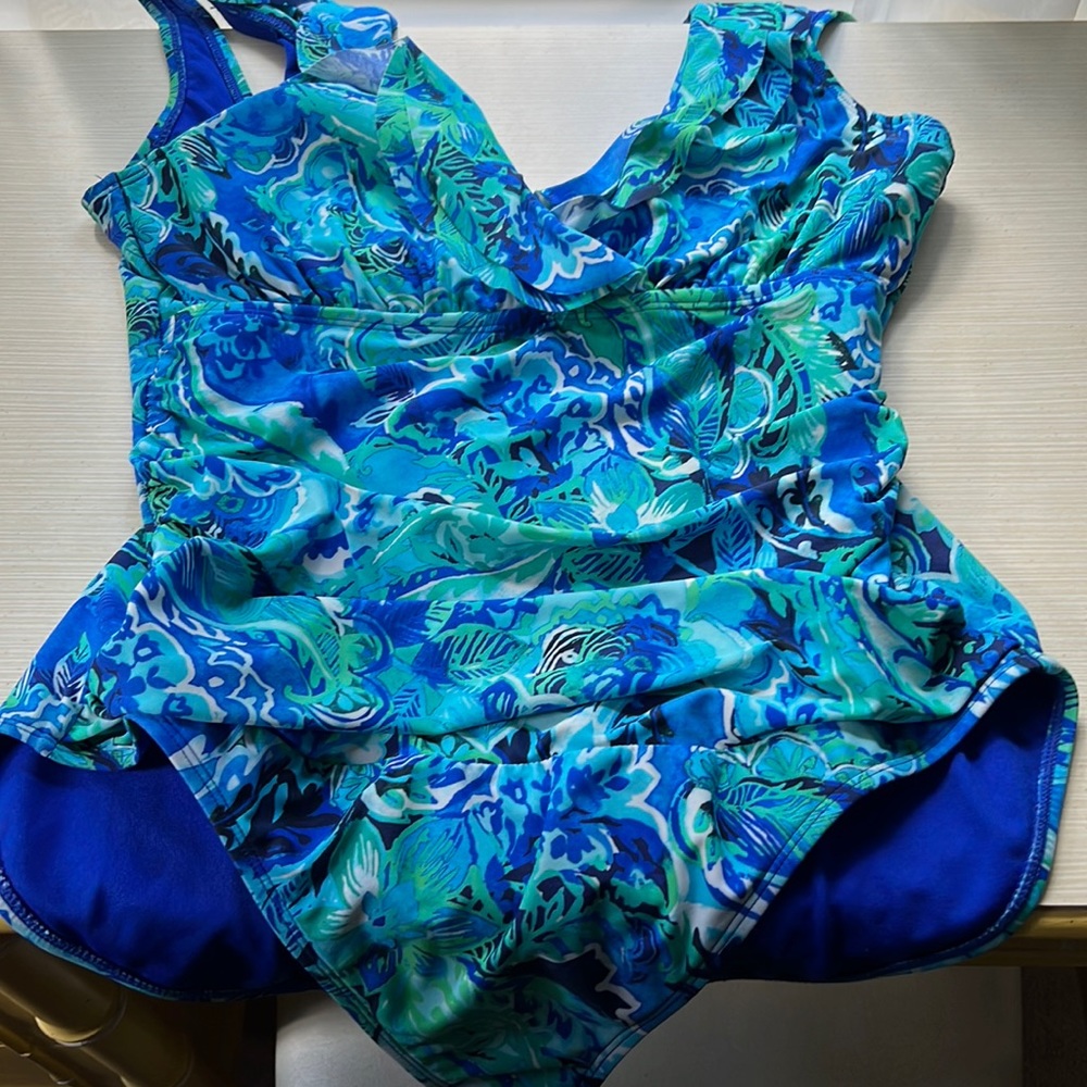 Beautiful Womens size 16 one piece Ralph Lauren bathing suit.